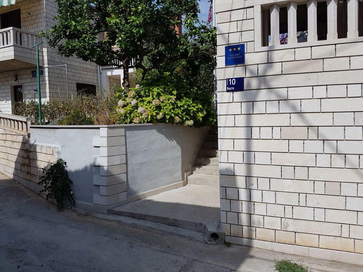 Studio Apartment Riva Sumartin Exterior photo